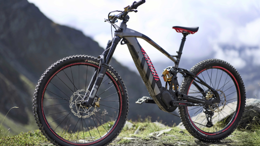 bicicletta elettrica enduro audi