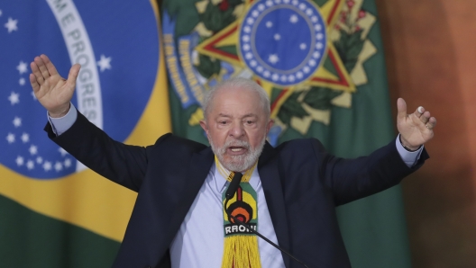 FILE - Brazilian President Luiz Inacio Lula da Silva speaks during an event to announce measures to prevent and control deforestation in the Amazon region on World Environment Day, in Brasilia, Brazil, Monday, June 5, 2023. Lula said Tuesday, July 4, 2023, that he will close during the year´s second semester, a commercial accord between MERCOSUR and the European Union. (AP Photo/Gustavo Moreno, File)