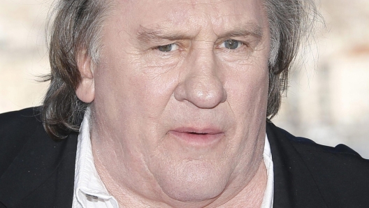 French actor/cast member Gerard Depardieu poses during a photocall before the premiere of the Netflix television series 'Marseille', in Marseille, Southern France, 04 May 2016. ANSA/GUILLAUME HORCAJUELO