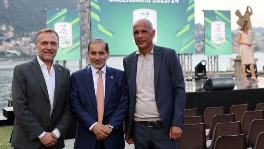 Foto Antonio Saia/LaPresse 11  Luglio 2023 Como -  Italia - sport, calcio - Presentazione Calendario Serie BKT  2023/2024 a Villa Olmo - Nella foto: Da dx Roberto Galia, il console generale del Quatar abdullah Bin Jassim Al Zeyara, Carlo Piazzoli  11 July 2023 Como - Italy - sport, football - Presentation of Serie BKT 2023/2024 calendar at Villa Olmo - In the pic: Roberto Galia, abdullah Bin Jassim Al Zeyara, Carlo Piazzoli