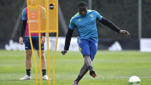 VINOVO, ITALY - MARCH 31: Daouda Peeters during a Juventus Next Gen Training Session at Juventus Center Vinovo on March 31, 2023 in Vinovo, Italy. (Photo by Filippo Alfero - Juventus FC/Juventus FC via Getty Images)