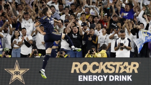 epa10765300 Real Madrid midfielder Federico Valverde reacts after scoring a second time during the second half of the friendly match between Real Madrid and AC Milan at Rose Bowl Stadium in Pasadena, California, USA, 23 July 2023.  EPA/ETIENNE LAURENT