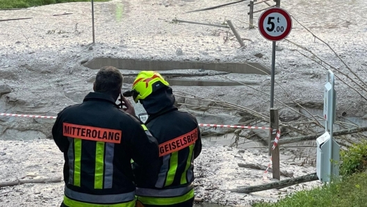 Violenti temporali con forti nubifragi si sono abbattuti nella notte su diverse zone dell'Alto Adige, causando molti danni, 30 luglio 2023.  FACEBOOK VIGILI DEL FUOCO +++ATTENZIONE LA FOTO NON PUO' ESSERE PUBBLICATA O RIPRODOTTA SENZA L'AUTORIZZAZIONE DELLA FONTE DI ORIGINE CUI SI RINVIA+++