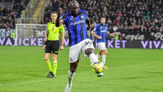 Inter's Romelu Lukaku in action during the italian soccer Serie A match Spezia Calcio vs Inter - FC Internazionale at the Alberto Picco stadium in La Spezia, Italy, 10 March 2023 ANSA/FABIO FAGIOLINI