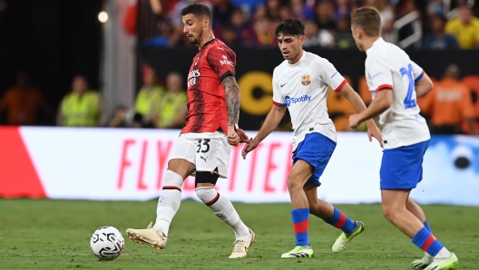 LAS VEGAS, NEVADA - AUGUST 01:  Rade Krunic of AC Milan in action during the Pre- Season Friendly match between AC Milan v FC Barcelona at Allegiant Stadium on August 01, 2023 in Las Vegas, Nevada. (Photo by Claudio Villa/AC Milan via Getty Images)