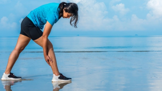 Corsa al mare sulla spiaggia infortuni