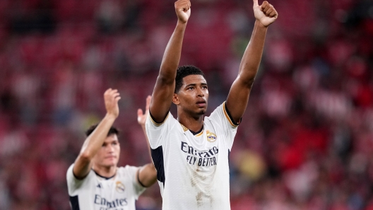 BILBAO, SPAIN - AUGUST 12: Jude Bellingham of Real Madrid acknowledges the fans after the LaLiga EA Sports match between Athletic Club and Real Madrid CF at Estadio de San Mames on August 12, 2023 in Bilbao, Spain. (Photo by Juan Manuel Serrano Arce/Getty Images)