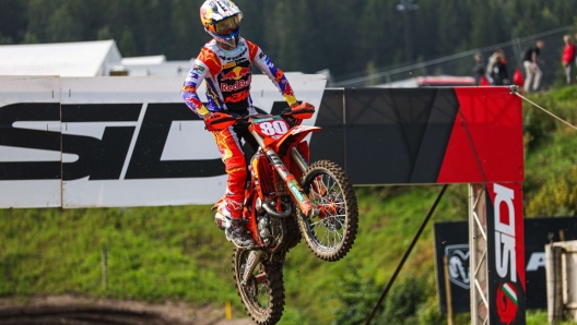 Andrea Adamo è sempre più leader del Mondiale MX2 (foto MXGP)