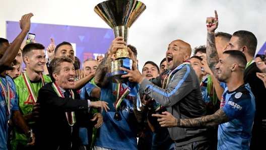 SSC NapoliÂ?s players and coach Luciano Spalletti celebrate the Scudetto, the trophy of Italian Serie A Championship, during the ceremony at the end of the Italian Serie A soccer match SSC Napoli vs UC Sampdoria at the Diego Armando Maradona stadium in Naples, Italy, 04 June 2023. ANSA/CIRO FUSCO/POOL