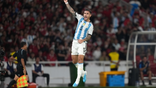 JAKARTA, INDONESIA - JUNE 19: Leandro Paredes of Argentina celebrates after scoring the team's first goal during the international friendly between Indonesia and Argentina at Gelora Bung Karno Stadium on June 19, 2023 in Jakarta, Indonesia. (Photo by Thananuwat Srirasant/Getty Images)