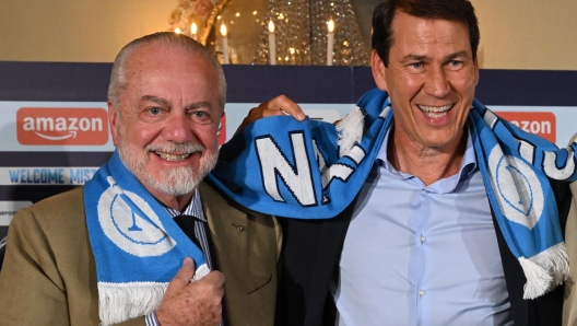 Ssc Napoli President Aurelio De Laurentiis with French Rudi Garcia (R) during the presentation of the new Ssc Napoli head coach in Naples, 19 June 2023. ANSA/CIRO FUSCO