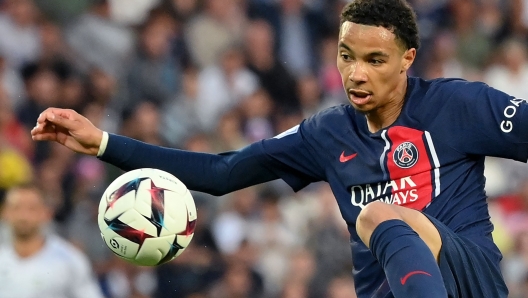 Paris Saint-Germain's French forward Hugo Ekitike controls the ball during the French L1 football match between Paris Saint-Germain (PSG) and Clermont Foot 63 at the Parc des Princes Stadium in Paris on June 3, 2023. (Photo by FRANCK FIFE / AFP)