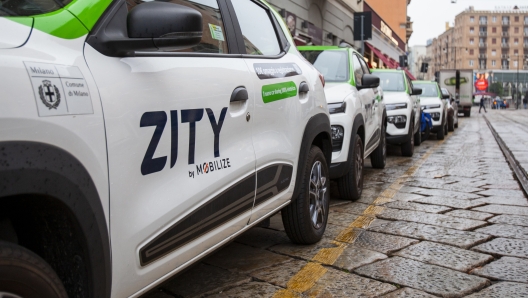 21-10-2022 Milano, Italia - Cronaca -   Piazza XXV Aprile per Zity, il nuovo servizio di car sharing 100% elettrico, evento "Zity Days"  October 21, 2022 Milan Italy - News -  Piazza XXV Aprile for Zity, the new 100% electric car sharing service, "Zity Days" event - Piazza XXV Aprile per Zity, il nuovo servizio di car sharing 100% elettrico, evento "Zity Days" - fotografo: Yunus Boiocchi