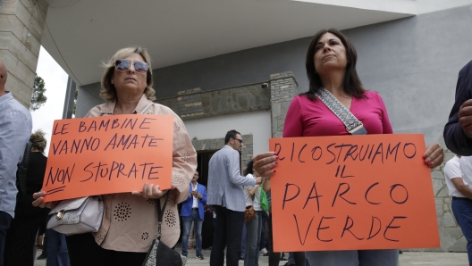 PArco Verde di Caivano  la marcia di solidarietà per le vittime abusi sessuali da parte di giovani ragazzi  - PArco Verde di Caivano  la marcia di solidarietà per le vittime abusi sessuali da parte di giovani ragazzi  - fotografo: sa