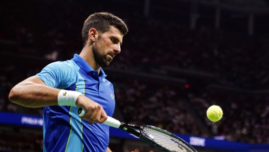 epa10839040 Novak Djokovic of Serbia during his fourth round match against Borna Gojo of Croatia at the US Open Tennis Championships at the USTA National Tennis Center in Flushing Meadows, New York, USA, 03 September 2023. The US Open runs from 28 August through 10 September.  EPA/WILL OLIVER