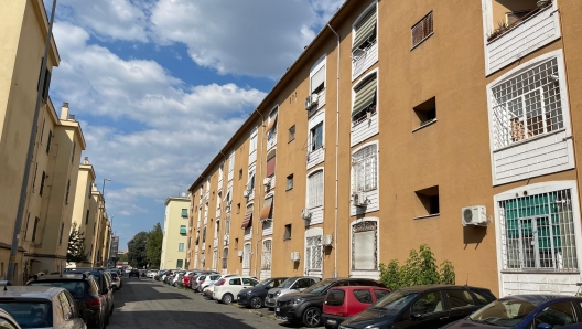 Il quartiere Quarticciolo a Roma dove, ieri, un uomo, dopo essere stato colto sul fatto per aver scippato una anziana, è stato pestato da alcuni giovani, 8 settembre 2023. ANSA/CLAUDIO PERI