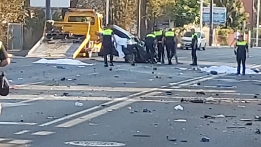 I rilievi nel punto in cui è avvenuto l'incidente stradale costato la vita quattro giovani, due ragazzi e due ragazze, Cagliari, 10 settembre 2023. ANSA