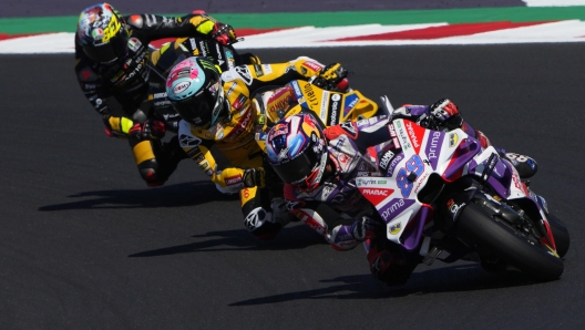 Jorge Martin of Spain and Prima Pramac Racing rides in front of Francesco Bagnaia of Italy and Ducati Lenovo Team and Marco Bezzecchi of Italy and Mooney VR46 Racing Team during Race of the MotoGP Of San Marino e della Riviera di Rimini at Marco Simoncelli Circuit in Misano Adriatico, Italy, 10 September 2023.
ANSA/DANILO DI GIOVANNI