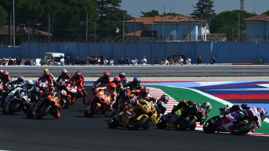 Rider compete at the start of the San Marino MotoGP Grand Prix at the Misano World Circuit Marco-Simoncelli in Misano Adriatico on September 10, 2023. (Photo by Filippo MONTEFORTE / AFP)