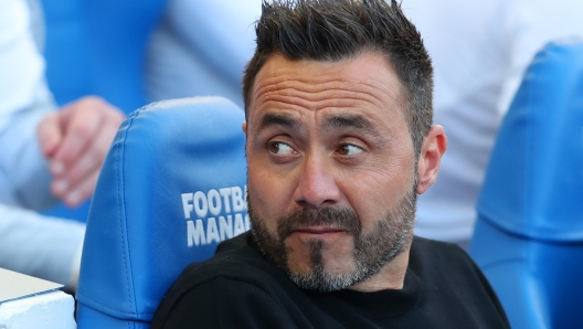 BRIGHTON, ENGLAND - AUGUST 26: Roberto De Zerbi, Manager of Brighton & Hove Albion, looks on ahead of the Premier League match between Brighton & Hove Albion and West Ham United at American Express Community Stadium on August 26, 2023 in Brighton, England. (Photo by Henry Browne/Getty Images)