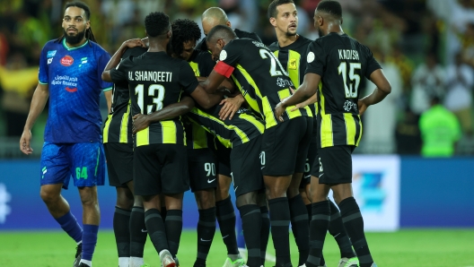 JEDDAH, SAUDI ARABIA - SEPTEMBER 21: Ngolo Kante of Al Ittihad celebrates the second goal during the Saudi Pro League match between Al Ittihad and Al Fateh  at Prince Abdullah Al Faisal Stadium on September 21, 2023 in Jeddah, Saudi Arabia. (Photo by Yasser Bakhsh/Getty Images)