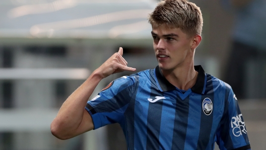 BERGAMO, ITALY - SEPTEMBER 21: Charles De Ketelaere of Atalanta celebrates after scoring the team's first goal during the UEFA Europa League 2023/24 group stage match between Atalanta BC and Rakow Czestochowa at Gewiss Stadium on September 21, 2023 in Bergamo, Italy. (Photo by Emilio Andreoli/Getty Images)