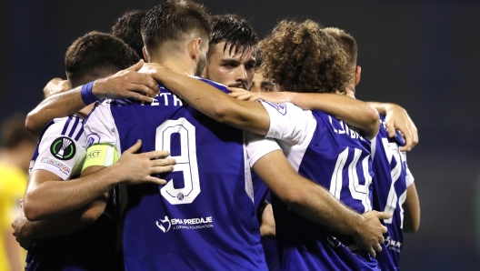 epa10875617 Dinamo's soccer players celebrate a score  during the UEFA Europa Conference league group C  match between GNK Dinamo and Astana in Zagreb, Croatia, 21 September 2023.  EPA/ANTONIO BAT