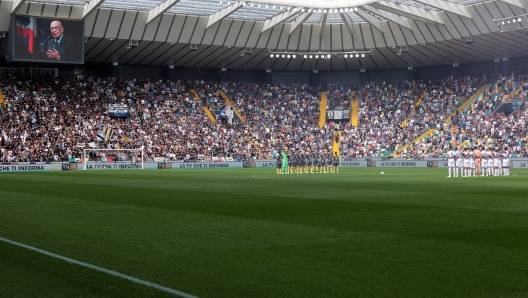 Foto Andrea Bressanutti/LaPresse - 24 settembre 2023 Udine, Italia - Sport, Calcio - Udinese vs Fiorentina - Campionato italiano di calcio Serie A TIM 2023/2024 - Stadio Friuli. Nella foto: omaggio per Napolitano  Photo Andrea Bressanutti/LaPresse - September   24, 2023 Udine, Italy - Sport, Soccer - Udinese vs  Fiorentina  - Italian Serie A Football Championship 2023/2024 - Friuli Stadium. In the pic: tribute to Napolitano