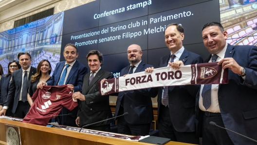 Foto Mauro Scrobogna /LaPresse  27-09-2023 Roma - Politica - Senato, presentazione del Torino Club Parlamento - Nella foto: il presidente del Torino Football Club, Urbano Cairo con Filippo Melchiorre, Enrico Borghi, Luca Ciriani, Augusta Montaruli, Etelwardo Sigismondi  September 27, 2023 Roma - Politics -  Senate, presentation of the Torino Club Parliament - In the photo: the president of the Torino Football Club, Urbano Cairo with Filippo Melchiorre, Enrico Borghi, Luca Ciriani, Augusta Montaruli, Etelwardo Sigismondi