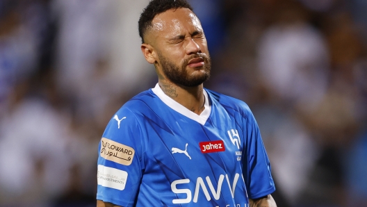 RIYADH, SAUDI ARABIA - SEPTEMBER 29: Neymar of Al Hilal reacts after missing a penalty during the Saudi Pro League match between Al Hilal and Al Shabab at Prince Faisal Bin Fahad on September 29, 2023 in Riyadh, Saudi Arabia. (Photo by Francois Nel/Getty Images)