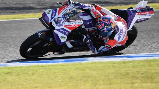 Prima Pramac Racing rider Jorge Martin of Spain rides his motorcycle during the MotoGP class practice session of the MotoGP Japanese Grand Prix at the Mobility Resort Motegi in Motegi, Tochigi prefecture on September 29, 2023. (Photo by Toshifumi KITAMURA / AFP)