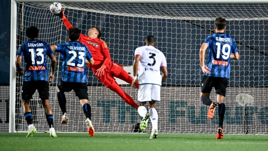 BERGAMO, ITALY - OCTOBER 1: Wojciech Szczesny of Juventus  during the Serie A TIM match between Atalanta BC and Juventus at Gewiss Stadium on October 1, 2023 in Bergamo, Italy. (Photo by Daniele Badolato - Juventus FC/Juventus FC via Getty Images)