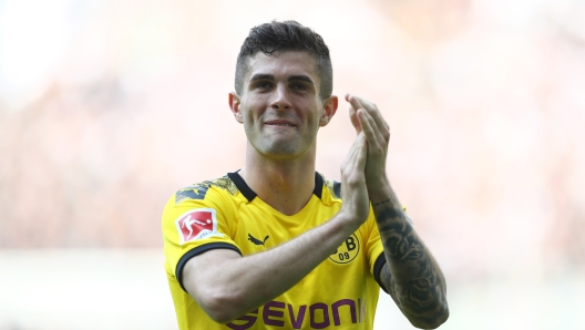 MOENCHENGLADBACH, GERMANY - MAY 18: Christian Pulisic of Borussia Dortmund acknowledges the fans following the Bundesliga match between Borussia Moenchengladbach and Borussia Dortmund at Borussia-Park on May 18, 2019 in Moenchengladbach, Germany. (Photo by Lars Baron/Bongarts/Getty Images)