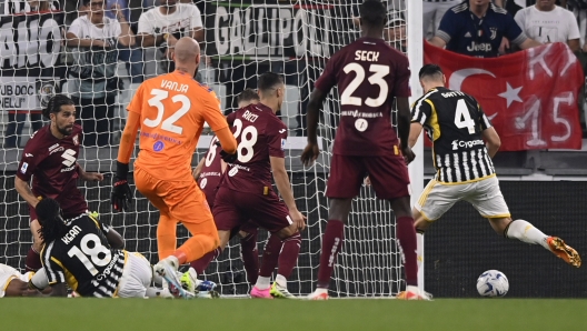 Foto Fabio Ferrari/LaPresse 7 Ottobre 2023 - Torino, Italia - sport, calcio -ESCLUSIVA TORINO FC- Juventus Fc vs Torino Fc - Campionato italiano di calcio Serie A TIM 2023/2024 - Juventus Stadium.  Nella foto: goal Federico Gatti (Juventus FC) 1-0  October 7, 2023 Turin, Italy - sport, calcio -EXCLUSIVE TORINO FC-Juventus Fc vs Torino Fc - Italian Serie A Football Championship 2023 / 2024 - Juventus Stadium. In the pic: Federico Gatti (Juventus FC) scores goal 1-0