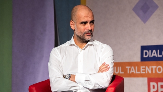 Foto Marco Alpozzi / LaPresse 09 Ottobre 2023 - Cuneo, Italia - sport - Pep Guardiola interviene all\'evento \"Dialoghi sul talento\"Nella foto:  Pep GuardiolaOctober 09, 2023 Cuneo, Italy - sport -Pep Guardiola speaks at the \"Dialogues on talent\" event In the pic:   Pep Guardiola