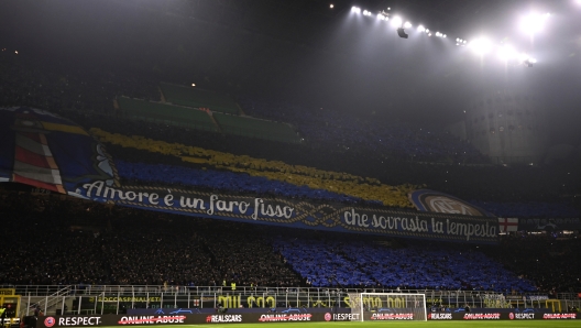 Foto Fabio Ferrari/LaPresse 22 Febbraio 2023 - Milano, Italia - sport, calcio - Inter vs Porto - UEFA Champions League - Ottavi di finale- andata - Stadio San Siro. Nella foto: Tifosi Inter curva   February 22, 2023 Milan, Italy - sport, calcio -  Inter vs Porto - UEFA Europa League - Quarter to final -1st leg-  San Sito Stadium. In the pic: supporters Inter