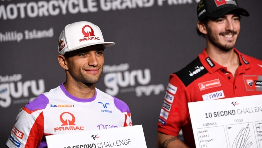 Prima Pramac Racings Spanish rider Jorge Martin (L) and Ducati Italian rider Francesco Bagnaia attend a press conference ahead of the MotoGP Australian Grand Prix at Phillip Island on October 19, 2023. (Photo by Paul CROCK / AFP) / -- IMAGE RESTRICTED TO EDITORIAL USE - STRICTLY NO COMMERCIAL USE --