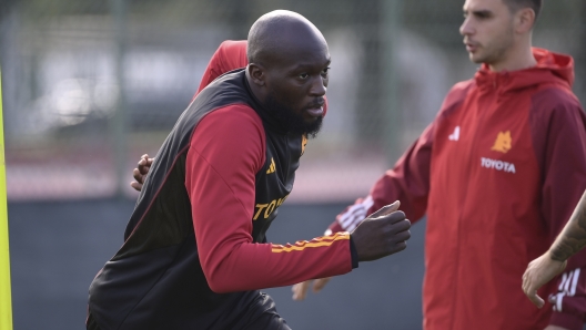 ROME, ITALY - OCTOBER 25: AS Roma player Romelu Lukaku during training session at Centro Sportivo Fulvio Bernardini on October 25, 2023 in Rome, Italy. (Photo by Luciano Rossi/AS Roma via Getty Images)