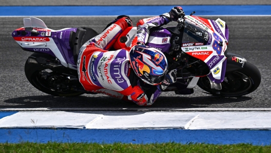 Prima Pramac Racings Spanish rider Jorge Martin rides his bike during the first free practice session of the MotoGP Thailand Grand Prix at the Buriram International Circuit in Buriram on October 27, 2023. (Photo by Lillian SUWANRUMPHA / AFP)