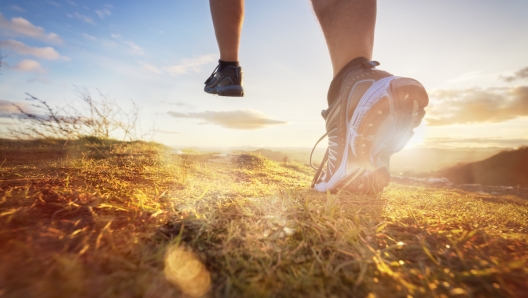 Allenamento running su fondo sterrato