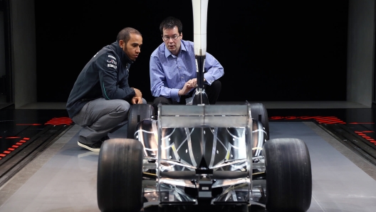 Mike Elliott con un giovane Lewis Hamilton nei primi anni dal suo arrivo a Brackley. Mercedes