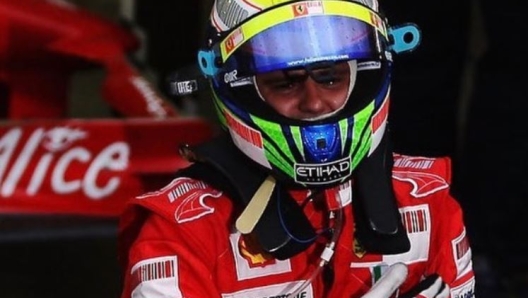 Massa in lacrime dopo aver ricevuto la notizia del titolo vinto da Hamilton (foto Instagram)