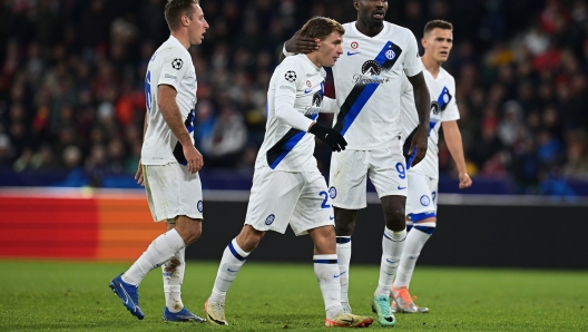 SALZBURG, AUSTRIA - NOVEMBER 08:  Nicolo Barella of FC Internazionale reacts during the UEFA Champions League match between FC Salzburg and FC Internazionale at Red Bull Arena on November 08, 2023 in Salzburg, Austria. (Photo by Mattia Ozbot - Inter/Inter via Getty Images)