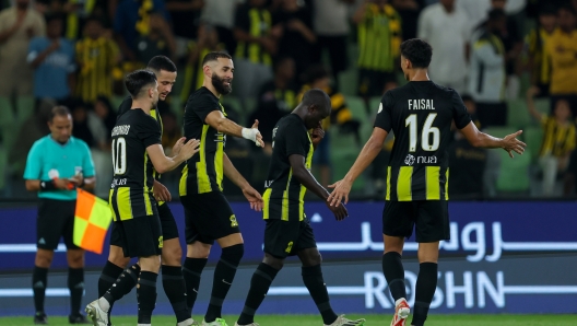 JEDDAH, SAUDI ARABIA - NOVEMBER 10: Karim Benzema of Al Ittihad celebrates after scoring 3rd goal during the Saudi Pro League match between Al-Ittihad and Abha Club at Prince Abdullah Al Faisal Stadium on November 10, 2023 in Jeddah, Saudi Arabia. (Photo by Yasser Bakhsh/Getty Images)