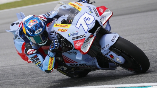 epa10967940 Spanish MotoGP rider Alex Marquez of Gresini Racing in action during the first practice session of the Malaysia Motorcycling Grand Prix 2023 at the Petronas Sepang International Circuit, in Sepang, Malaysia, 10 November 2023.  EPA/FAZRY ISMAIL