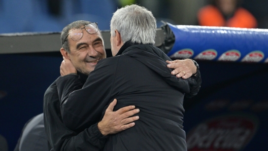 Foto Alfredo Falcone/LaPresse 12 Novembre 2023 - Roma, Italia - sport, calcio - Lazio vs Roma - Campionato italiano di calcio Serie A TIM 2023/2024 - Stadio Olimpico di Roma.  Nella foto: Maurizio Sarri coach (SS Lazio);  José Mourinho (Coach of AS Roma);  Foto Alfredo Falcone/LaPresse November 12, 2023 Rome, Italy - sport, soccer - Lazio vs Roma - Italian Serie A Football Championship 2023/2024 - Olimpic Stadium în Rome.  In the pic: Maurizio Sarri coach (SS Lazio);  José Mourinho (Coach of AS Roma);