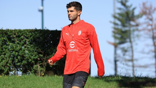 CAIRATE, ITALY - AUGUST 30: Christian Pulisic of AC Milan looks on during an AC Milan training session at Milanello on August 30, 2023 in Cairate, Italy. (Photo by Giuseppe Cottini/AC Milan via Getty Images)