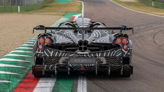 L'immagine teaser della nuova Pagani Huayra