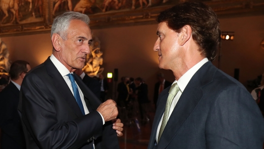 FLORENCE, ITALY - MAY 23: Gabriele Gravina president of FIGC and Roberto Mancini manager of Italy during the FIGC Hall of Fame Event on May 23, 2022 in Florence, Italy.  (Photo by Gabriele Maltinti/Getty Images)