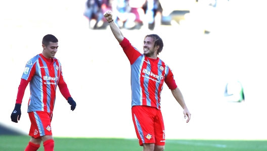 Foto Giuseppe Zanardelli/LaPresse 25 Novembre 2023 - Cremona, Italia - sport, calcio - Cremonese vs Lecco - Campionato italiano di calcio Serie BKT 2023/2024 - Stadio Giovanni Zini. Nella foto: 1-0 esultanza gol Castagnetti Michele  November 25, 2023 Cremona, Italy - sport, soccer - Cremonese vs Lecco - Italian Serie BKT Football Championship 2023/2024 - Giovanni Zini Stadium. In the pic: 1-0 esultanza gol Castagnetti Michele